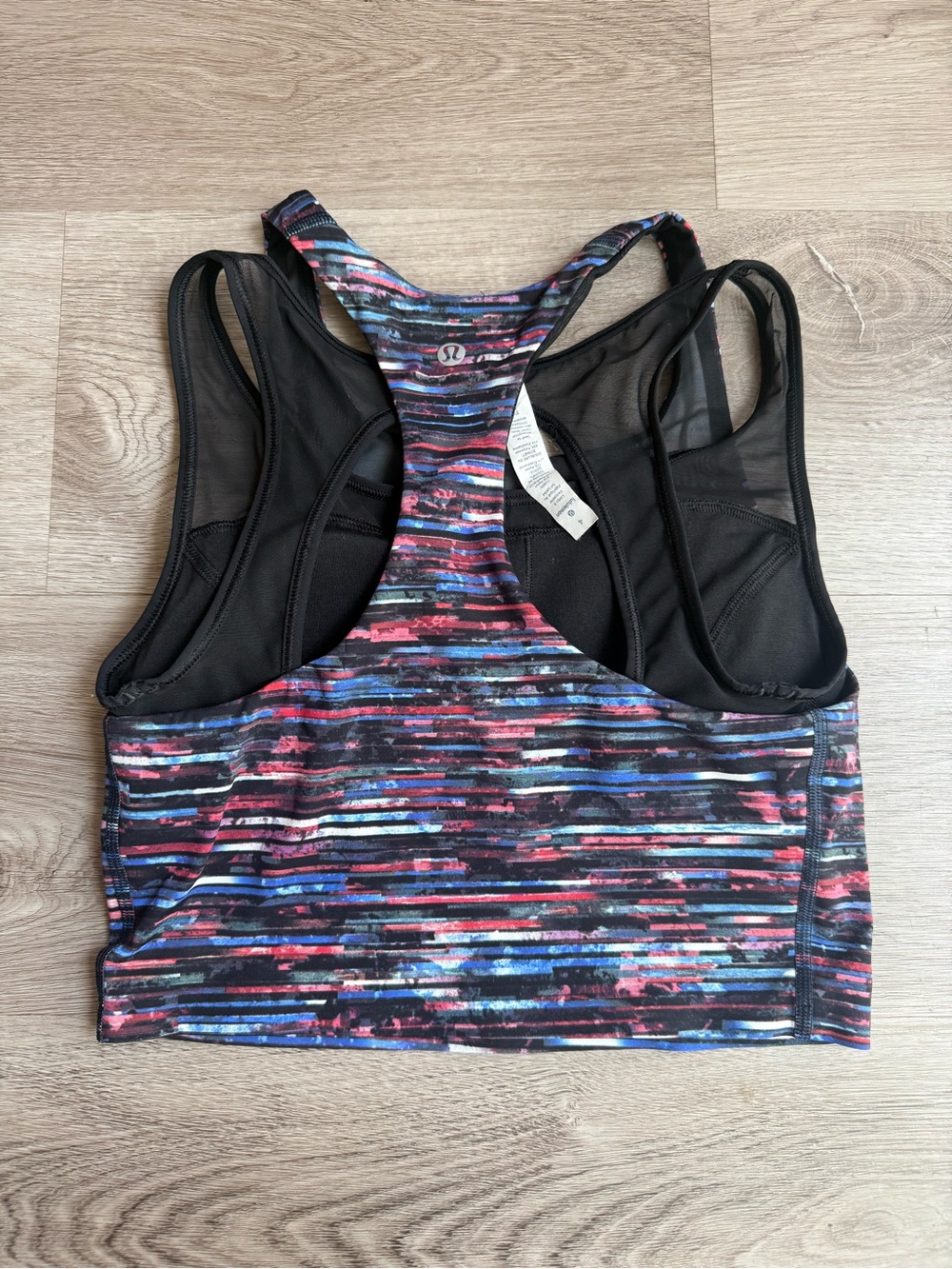 Lululemon Break Free Tank *Nulux
Hinshu Alpine White Multi / Black Size 4